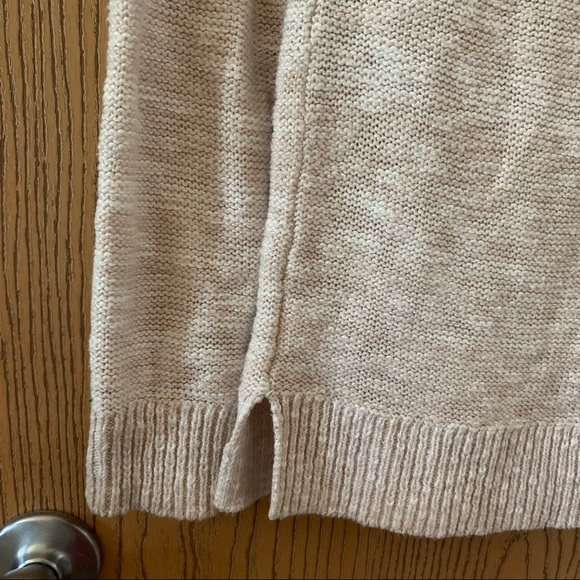 Old navy Cream Sweater Size M - Picture 4 of 4
